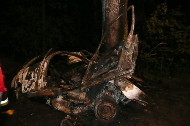 Wypadek w Starej Wiśniewce. 26-latek spłonął w samochodzie