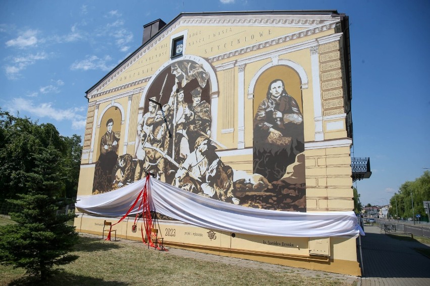W Łukowie odsłonięto mural poświęcony bohaterom powstania styczniowego