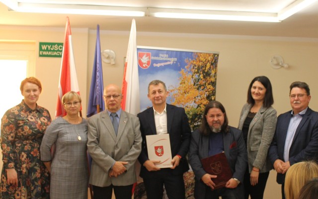 W Starostwie Powiatowym w Golubiu-Dobrzyniu zorganizowano uroczyste spotkanie z wyróżnionymi nauczycielami oraz dyrektorami powiatowych szkół i placówek oświatowych