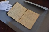 Do zbiorów Muzeum Auschwitz-Birkenau trafił ważny i cenny eksponat. Jest to oryginalny rękopis wierszy więźniarek KL Auschwitz [ZDJĘCIA]