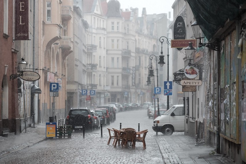 Tysiące domów bez prądu po burzy