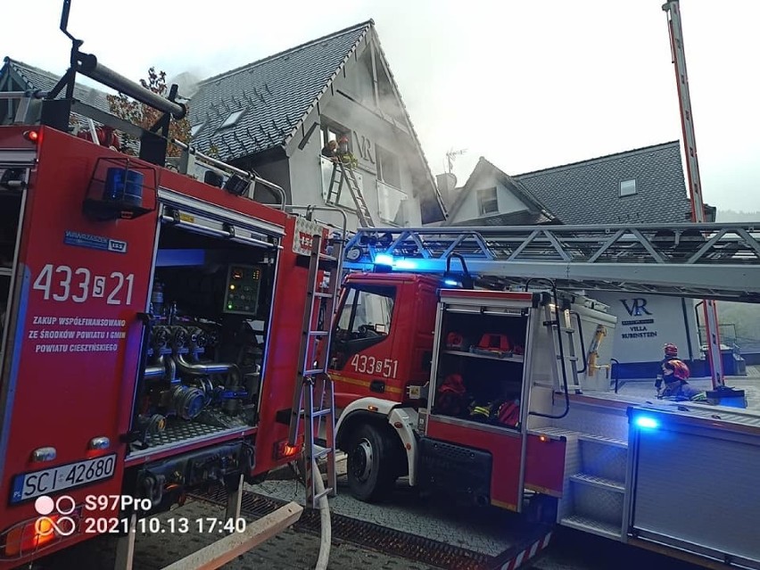 Pożar w Wiśle. Płonęła Villa Rubinstein. Ogień w SPA, jedna osoba uwięziona na balkonie i straty wynoszące ponad 3 mln zł