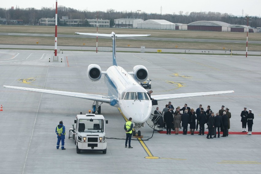 Prezydent Węgier przyleciał na lotnisko w Łodzi