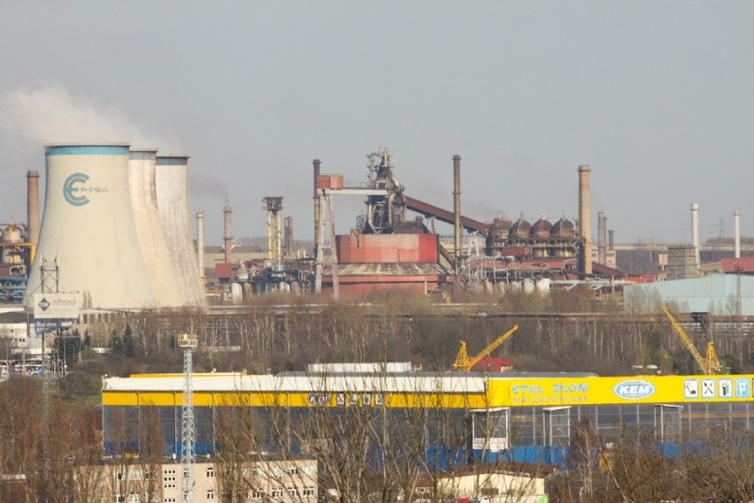 To widok na Hutę Katowice oraz Elektrociepłownię EC Nowa