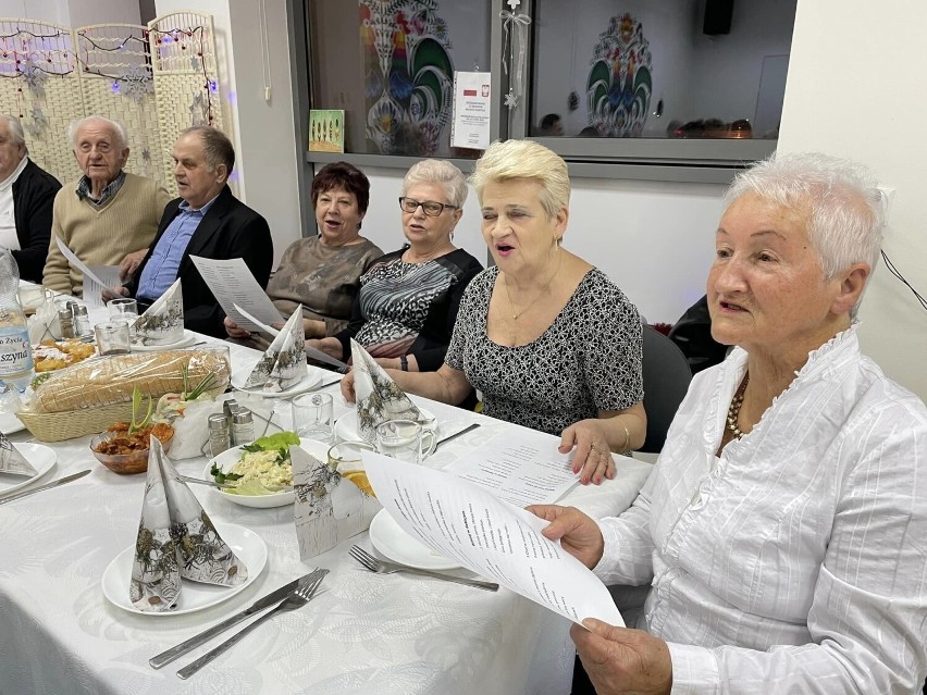 Przedświąteczne spotkanie Klubie Seniora Manhattan w Starachowicach. Zobacz zdjęcia
