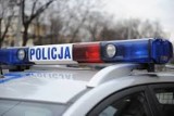 Wypadek w Polkowicach. Kierowca samochodu osobowego wjechał w autokar