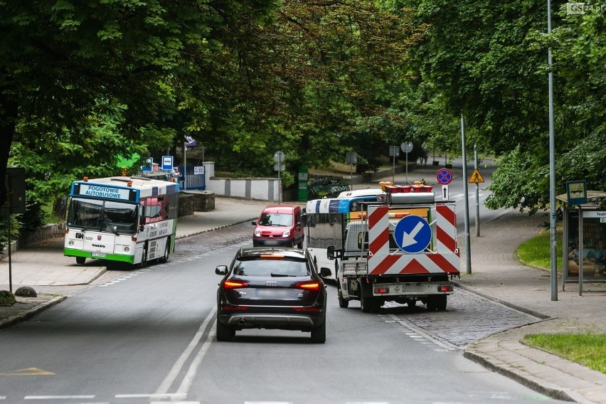 Uwaga! Zmiany dla kierowców. Na Słowackiego jeden kierunek