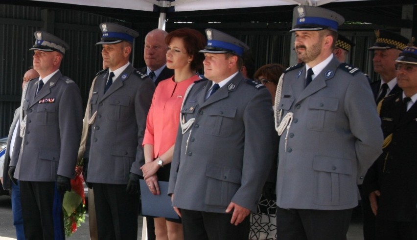 Święto policji w Piekarach Śląskich : 39 policjantów awansowało na wyższe stopnie