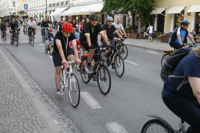 Warszawska Masa Krytyczna 2019 - przejazd majowy. Rowerzystom znów nie udało się zablokować miasta