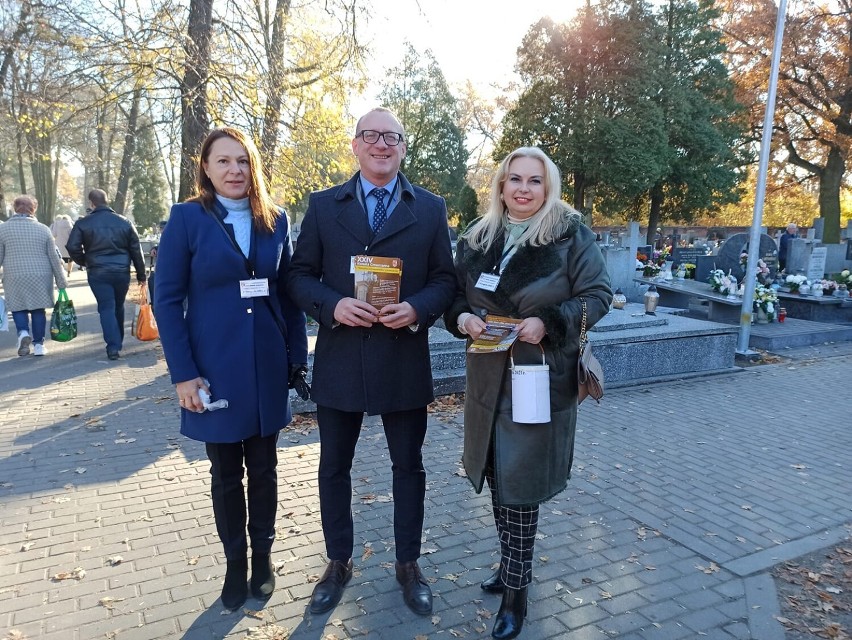 Wszystkich Świętych w Tomaszowie: Odwiedzamy najbliższych i kwestujemy na rzecz tomaszowskich cmentarzy