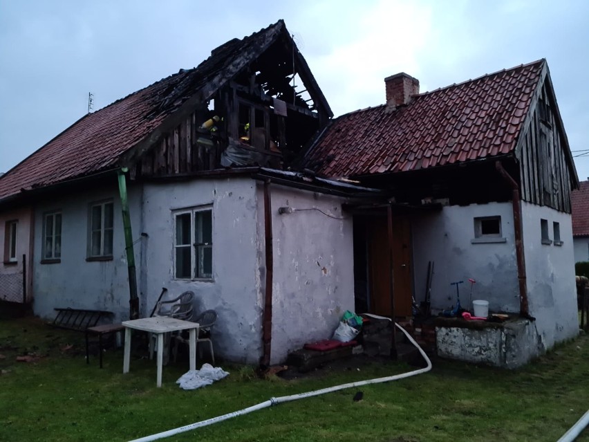 Malbork. Pożar domu jednorodzinnego przy ul. Zielenieckiej [ZDJĘCIA]. Raport strażacki za poprzedni tydzień