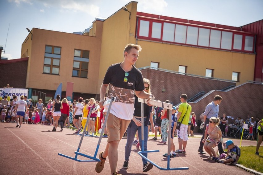 Bieg w piżamach i strojach superbohaterów dla kliniki Budzik za nami (ZDJĘCIA)