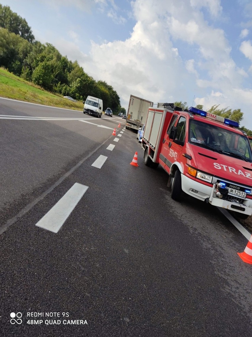 Budy Czarnockie. Wypadek na DK 61. Zderzenie trzech ciężarówek [ZDJĘCIA]