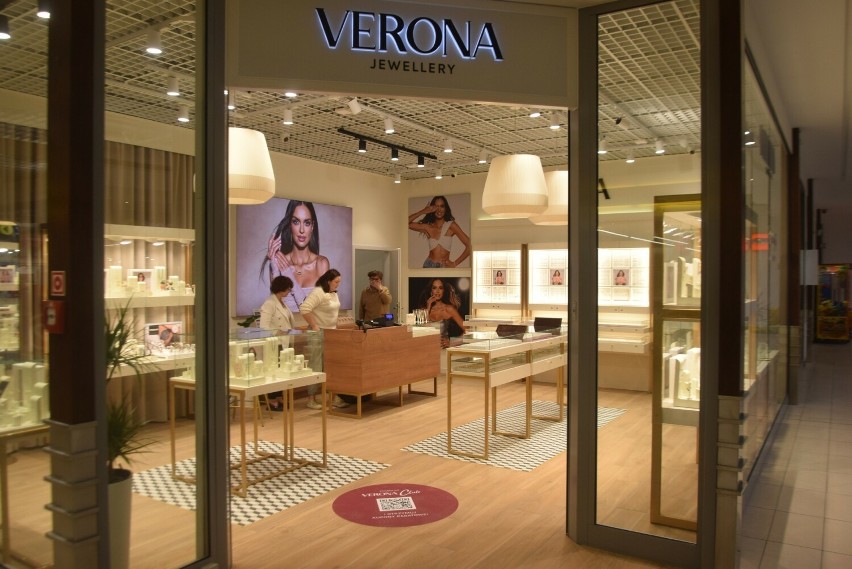 Tak prezentuje się salon z biżuterią Verona Jewellery w...