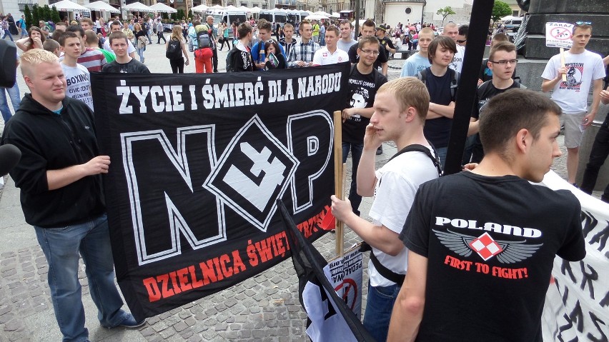 Kraków: Manifestacja w Obronie Tradycyjnej Rodziny [WIDEO, ZDJĘCIA]