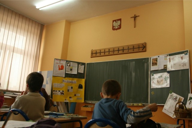 W liceach ogólnokształcących w Poznaniu zaledwie 33 procent uczniów uczęszcza na lekcje religii. Co więcej, w tym roku szkolnym we wszystkich typach szkół mniej osób zapisanych jest na te zajęcia niż w poprzednim roku. 