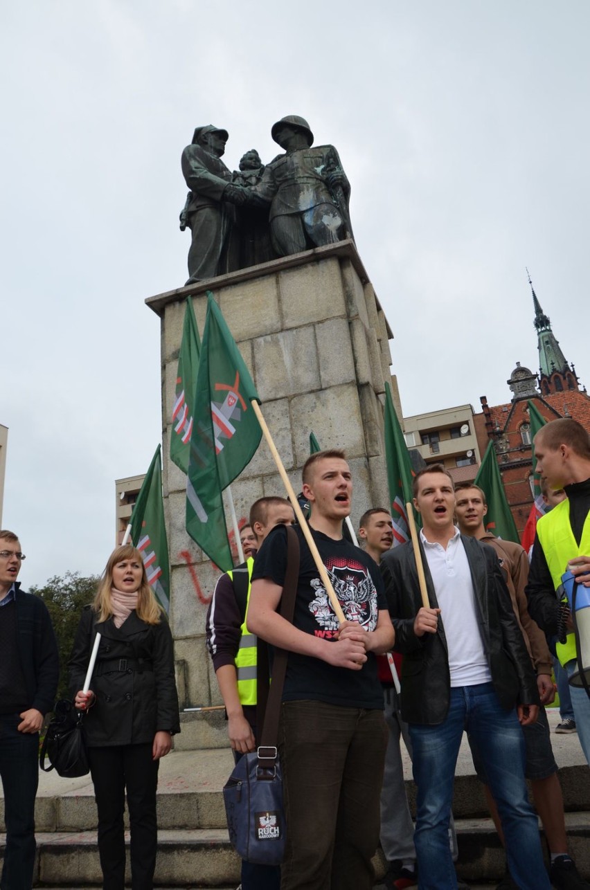 Protest Młodzieży Wszechpolskiej w Legnicy. Fot. Mariusz...