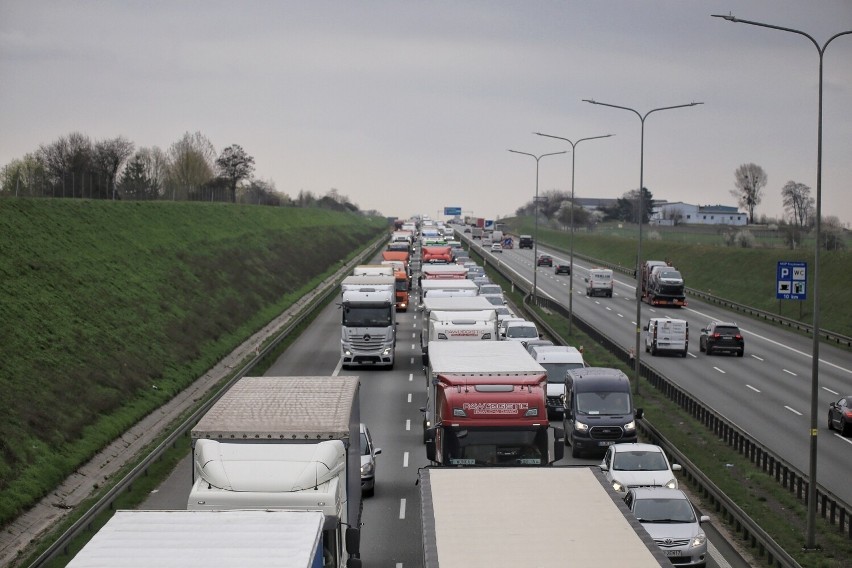 Na autostradowej obwodnicy Poznania utworzył się gigantyczny...