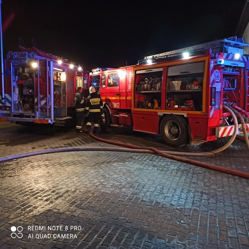 Pożar w Liniewie. Palio się poddasze w na terenie hali produkcyjnej