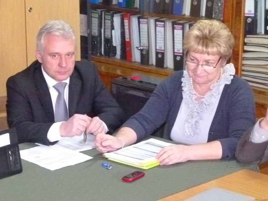 Jacek Kaniewski i Jadwiga Krężałek na spotkaniu w ZOZ Łowicz