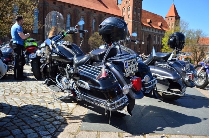 Otwarcie sezonu motocyklowego w Kwidzynie. MotoŚwiry zapraszają na paradę ulicami miasta i atrakcje na Miłosnej