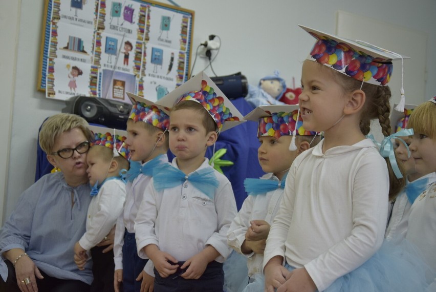 Trzyletnie „Motylki” z „Czwórki” pasowane na przedszkolaki