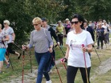  Powiatowy marsz nordic-walking w Wolborzu. Z kijkami maszerowało prawie 120 mieszkańców powiatu 