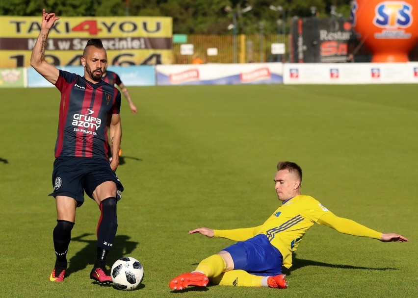 Lewa obrona:  Ricardo Nunes (na zdjęciu). Hubert Matynia...