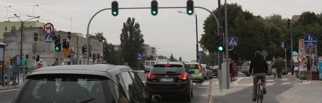 korki na Przybyszewskiego spowodowane są światłami dla pieszych