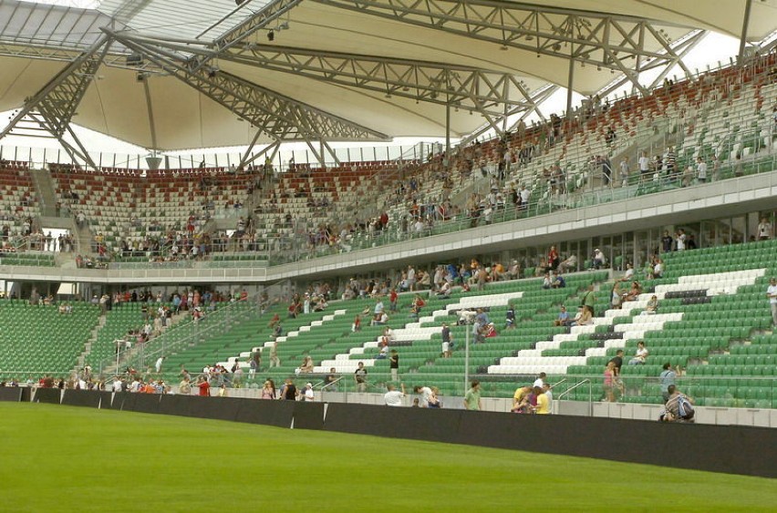 Tłumy warszawiaków na nowym stadionie Legii