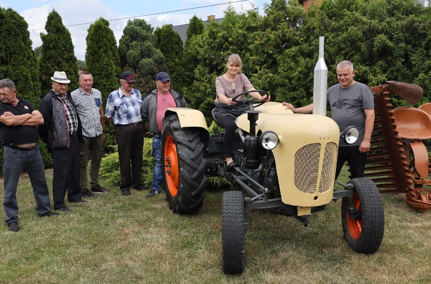 Kolekcja traktorów i maszyn rolniczych w gminie Moszczenica