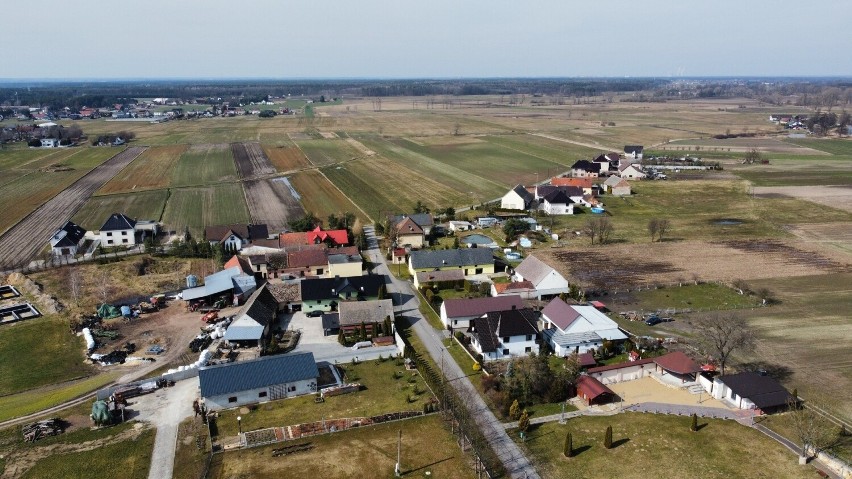 Grabów to jedna z najmniejszych wsi w powiecie strzeleckim....