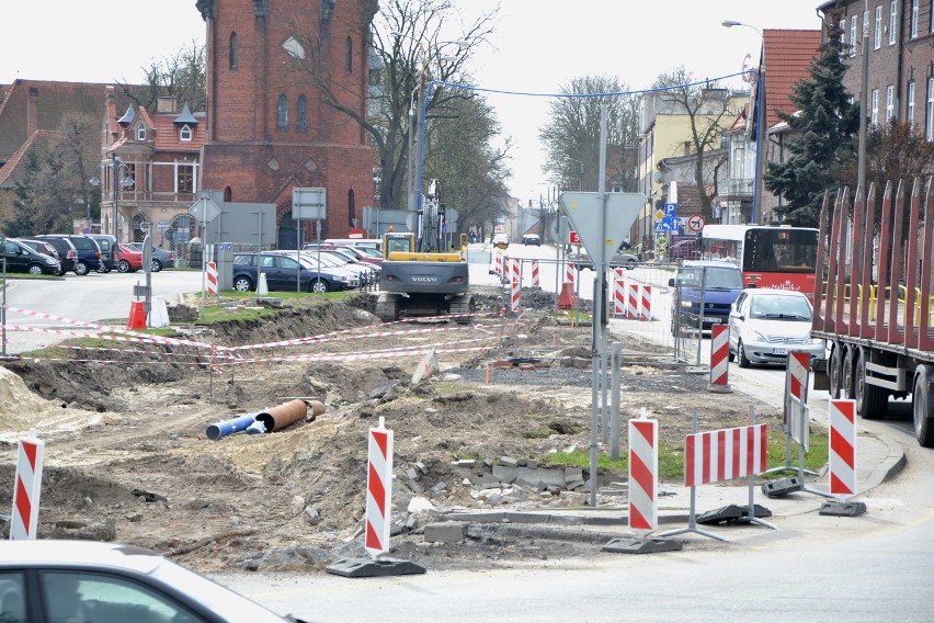 W obiektywie. Budowa mostu w Malborku - rozkopane aleja Rodła i plac Słowiański