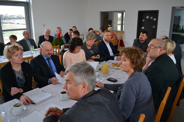 Ostatnia sesja Rady Gminy Tczew w 2015 r. odbyła się w świetlicy w Szpęgawie.
