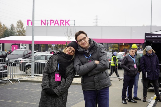 Otwarcie N-Parku w Olkuszu. Pełne parkingi, scena z koncertami i animacjami oraz korki do wjazdu i wyjazdu >>>