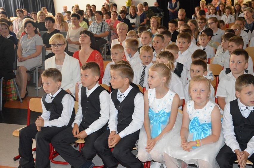 Generał Różański: Moja szkoła zmieniła się nie do poznania! - 70 lat SP Grębocice [FOTO]