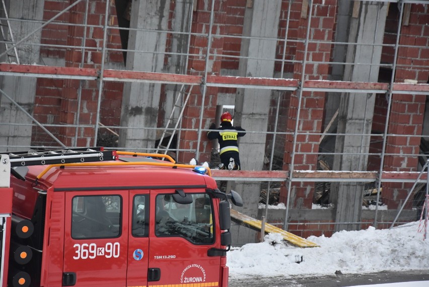 Do katastrofy doszło podczas budowy hali sportowej w Żurowej...
