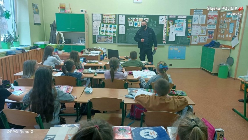Myszkowscy policjanci rozmawiali z uczniami o bezpieczeństwie w czasie ferii
