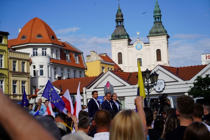 Kandydat na prezydenta Rafał Trzaskowski spotkał się z wyborcami w Chojnicach