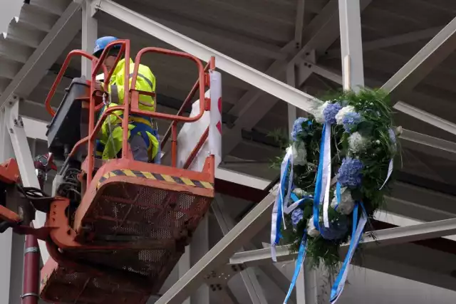 Volkswagen w Białężycach: Zawieszenie wiechy.