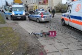 Wypadek na Przybyszewskiego. Rowerzysta wpadł pod samochód ciężarowy
