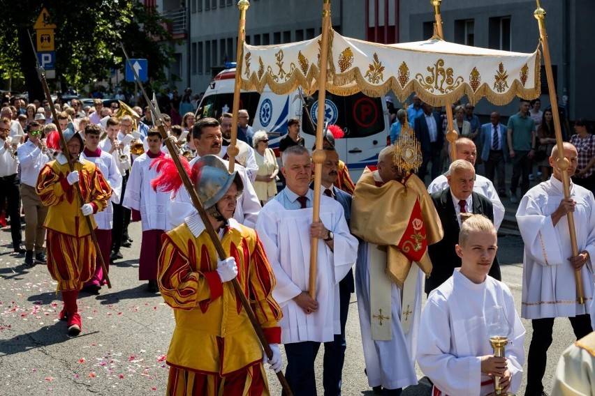 Procesja Bożego Ciała w bydgoskiej Bazylice przeszła...