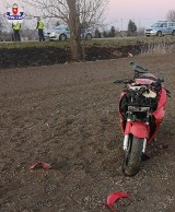 Dwóch mieszkańców gminy Łaszczów wybrało się na motory. Jeden skończył w polu