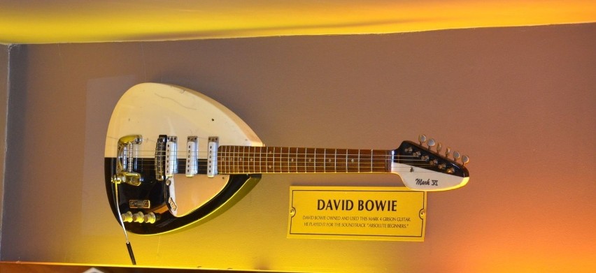 Gitara Davida Bowie. Fot. Weronika Trzeciak