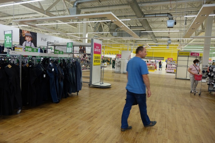 Zamyka się Tesco przy Bydgoskiej w Pile. W sklepie całkowita...