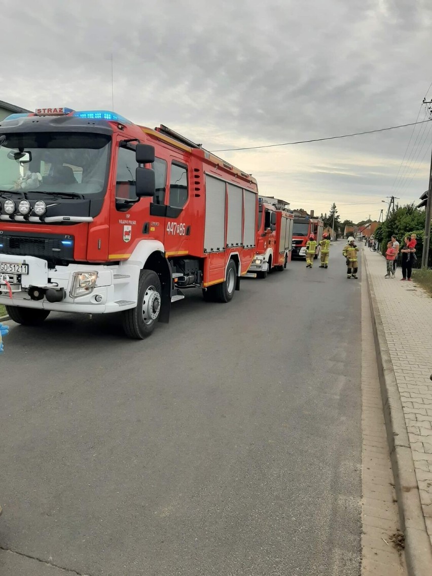 Wilkowo Polskie: Ciągnik przygniótł mężczyznę. Śmigłowcem przetransportowano go do szpitala