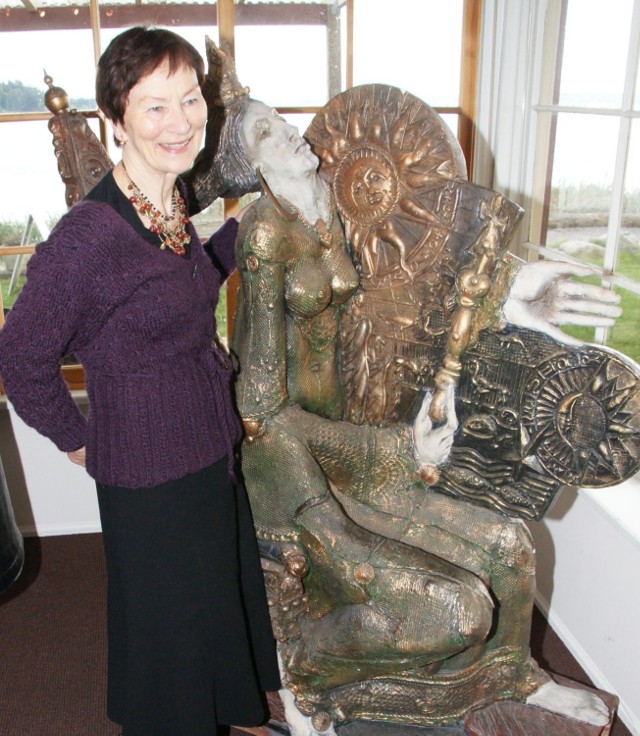 Anna Jung &#8211; Wojciechowska i rzeźba Królowa Natury