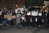 Mandaty dla protestujących w Kościerzynie za brak maseczek. Na tym jednak może się nie skończyć [ZDJĘCIA]