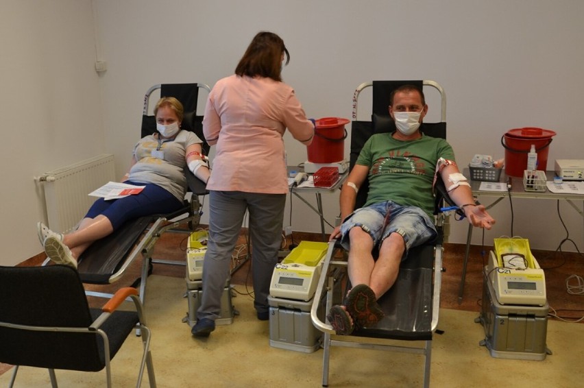 Nowy Sącz. Policjanci oddają krew. „103 litry krwi na 103. rocznicę powstania Policji”  