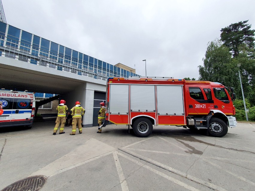Strażacy w leszczyńskim szpitali w związku z wyciekiem tlenu